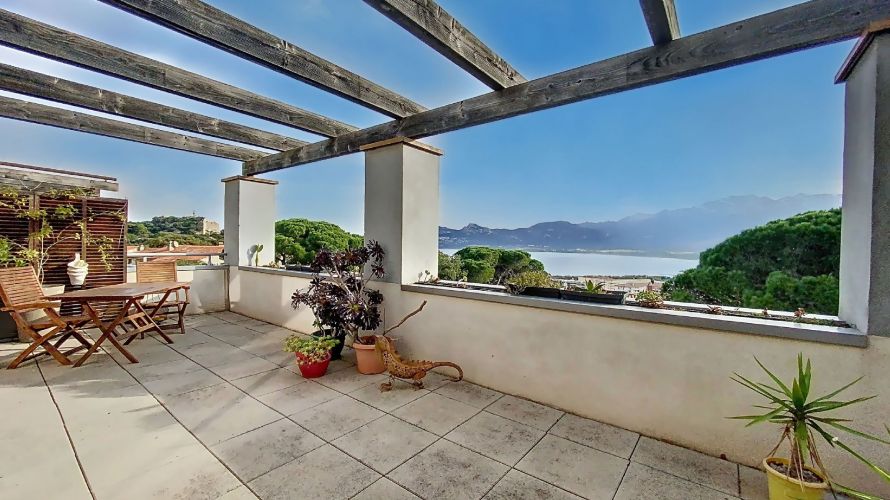 Nouveauté! Appartement T3 avec superbe Terrasse vue Mer et Montagnes L18 