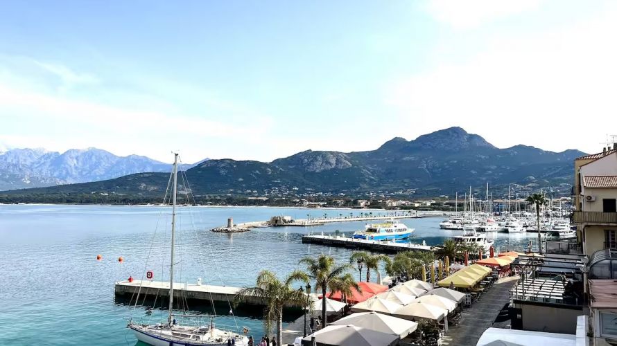 Superbe appartement T3 avec vue imprenable sur la baie de Calvi! L61 