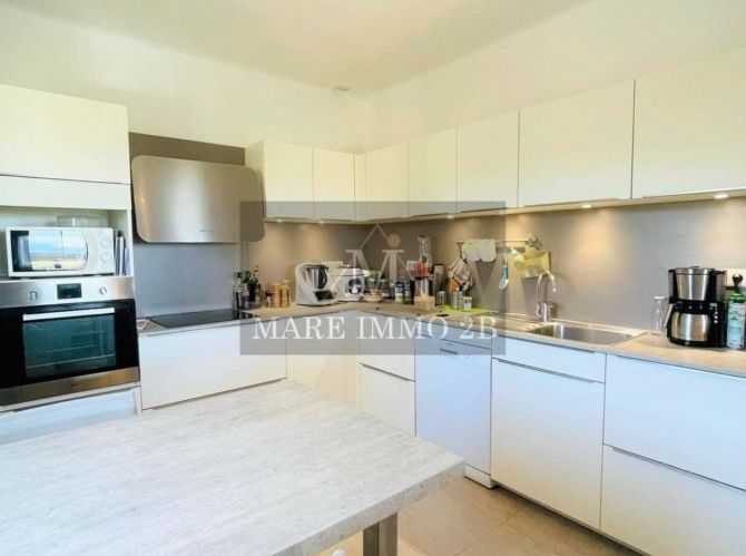 Appartement de type T5 avec vue mer et terrasse 