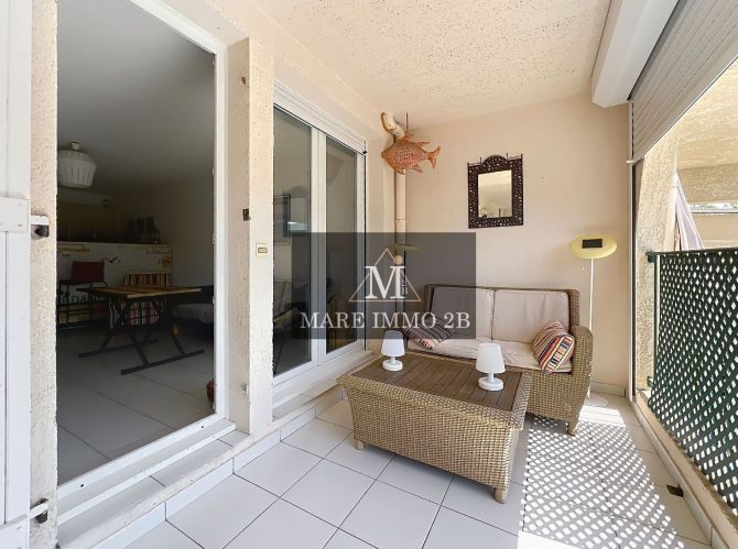 Appartement de type T4 meublé avec grande terrasse en centre ville 