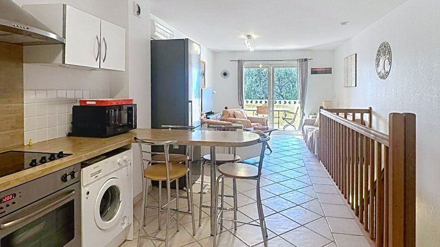 Nouveauté ! Magnifique T3 en duplex dans un quartier calme à Lumio L15 