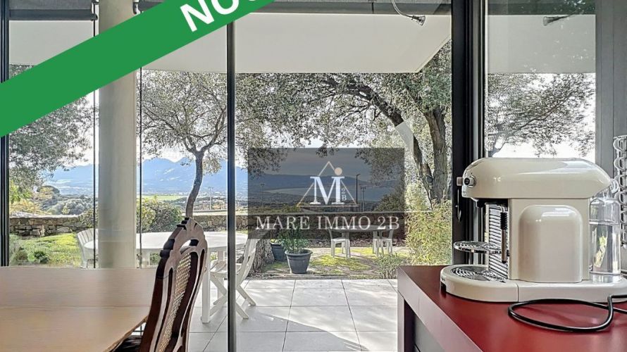 Villa avec Piscine et Vue Mer 