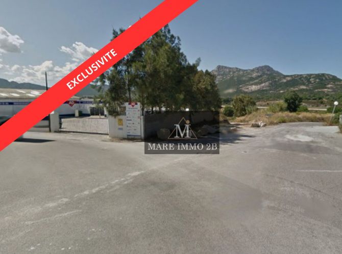 Exclusivité Mareimmo2B : Hangar en Zone Industrielle 
