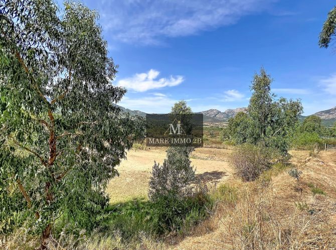 Terrain constructible  vue exceptionnelle sur les Montagnes 