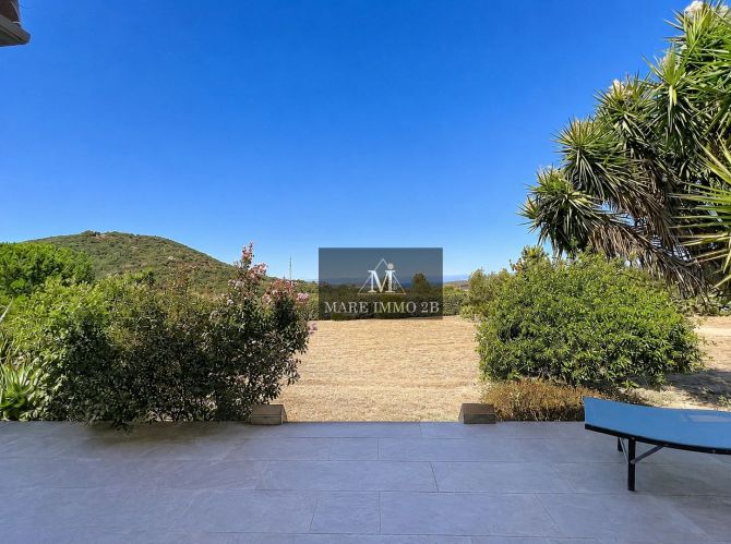 Élégante villa avec vue mer et prestations soignées à 10 minutes de Calvi 