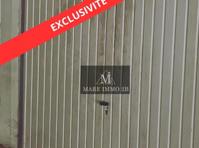 Calvi – Garage fermé d’environ 11,76 m² 